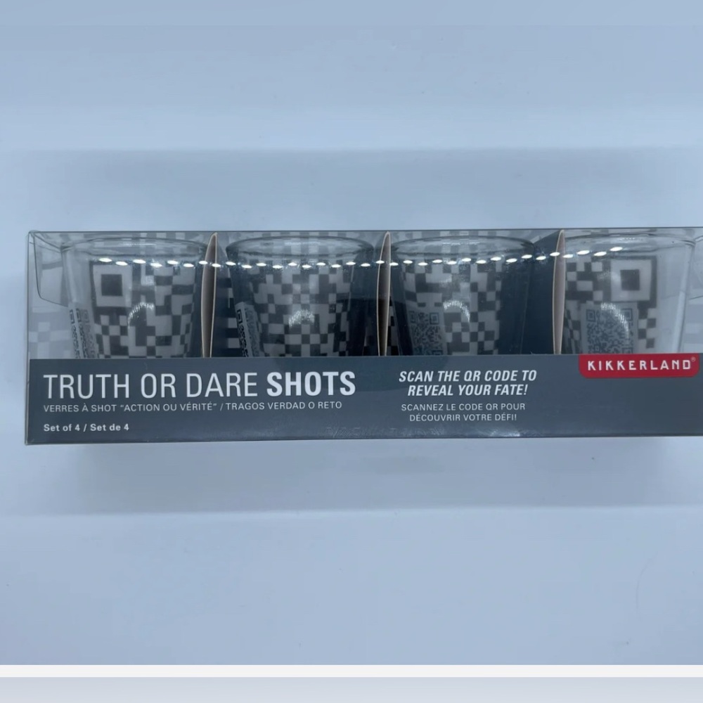 Kikkerland Truth Or‎ Dare Shot Glasses 4pk